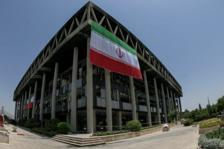 Iran : la dictature étouffe les dernières voix libres
