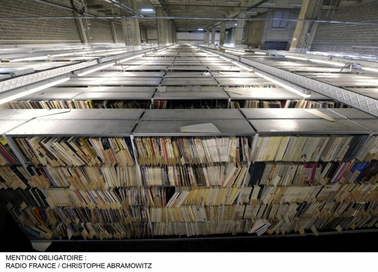 Radio France : une Maison ronde qui tourne encore en 33 tours Discothèque de Radio France (presse) Discothèque de Radio France ©Radio France/Christophe Abramowitz
