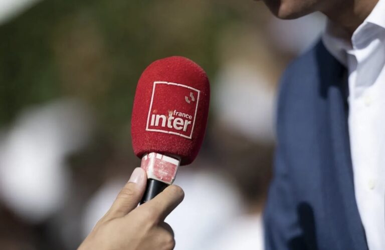 France Inter : beaucoup de bruit, peu de monde devant la Maison ronde