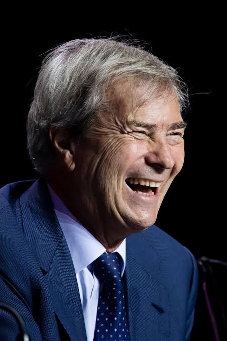 Bolloré, presse à droite toute